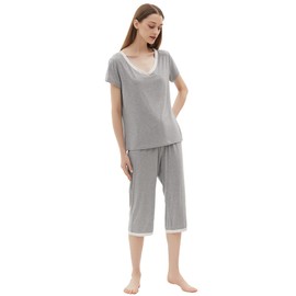 Joyaria Womens Pajamas Set Short Sleeve Top and Capri Pants Lightweight Sleepwear Comfy Pjs Lounge Set(Light Gray S)
