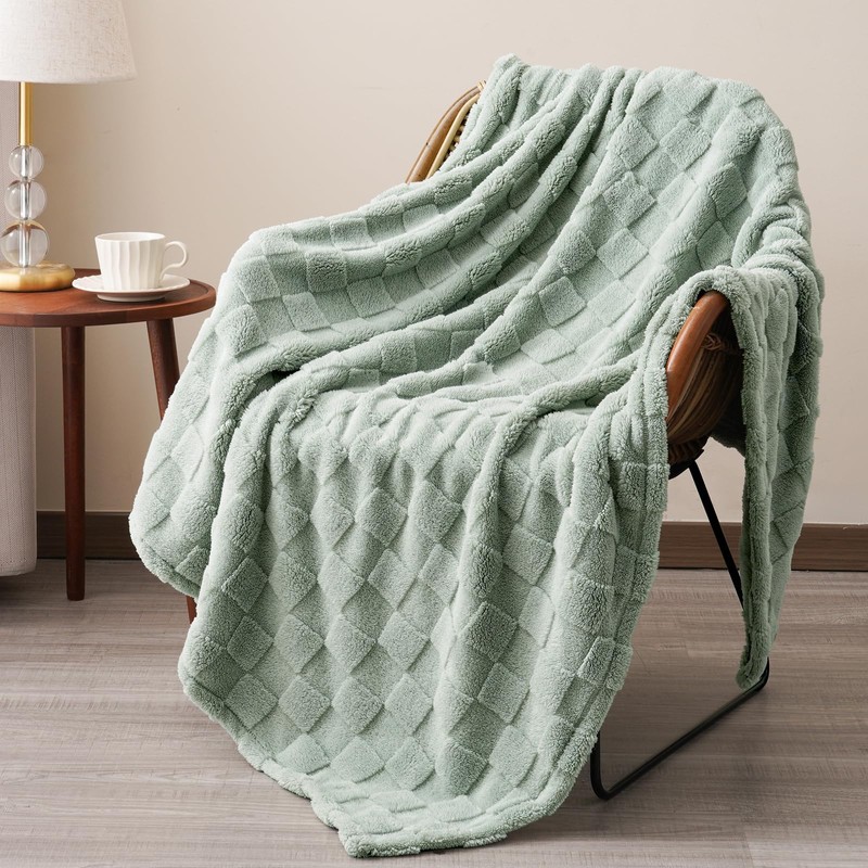 Fleece Throw Blanket for Sofa - Soft Checkered Single Blankets