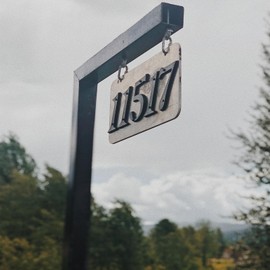 roslyong 3 Inch House Number, Address Numbers for Houses, House Numbers for Outside, Cast Iron Metal Number, Vintage Solid Metal Mailbox Number, Black Home Number 3 (Matching Screws Included)