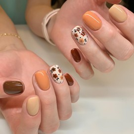 RIICFDD Fall Nails Short Press on Nails Square Fake Nails Orange Brown Acrylic Nails Cute Flower Nails Press ons Artificial Glossy Full Cover Glue on Nails for Women Artificial Nails 24 Pcs