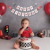 Banner clásico de cumpleaños de coche de carreras – Decoración