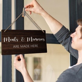 Farmhouse Kitchen Wall Décor, Meals & Memories are Made Here Sign, 10x6 Inch Rustic Wood Kitchen Signs Dinning Room Wall Décor, Family Home Wall Gift Plaques