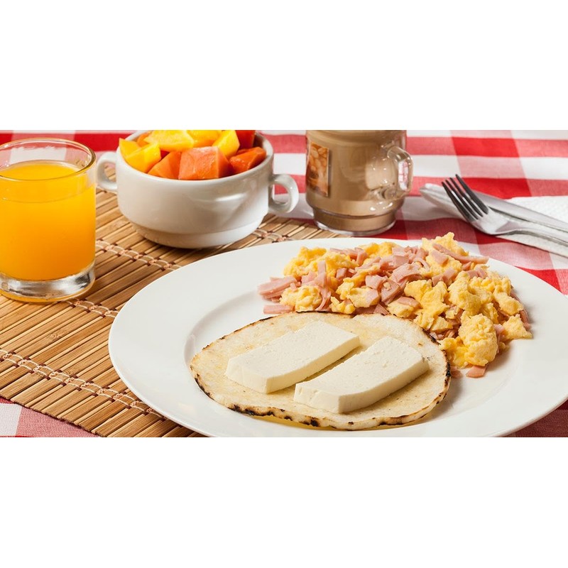 Arepas Colombianas (Arepa Blanca/White Corn Cake)