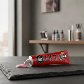 Crema para Tatuajes Extra Potente T K T X DEEP NUMBING Adormecimiento Profundo y Duradero para Microblading, Micropigmentación Capilar (Scalp) y Láser Fórmula Avanzada de Acción Rápida para Tatuajes Sin Dolor - 10g