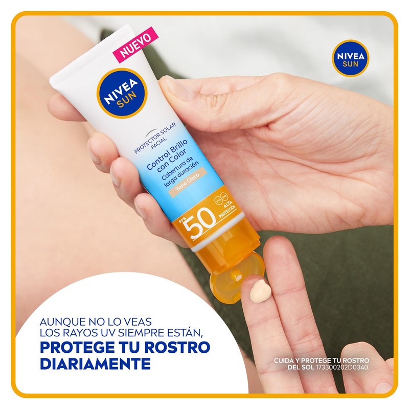 NIVEA SUN Protector Solar Facial Control de Brillo Tono Claro