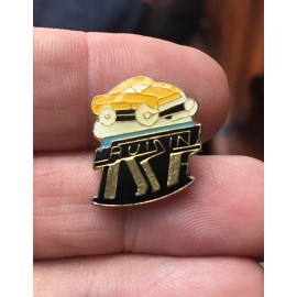 Cruisin Car enamel pin NOS vintage 80s automobile vehicle retro hat lapel bag