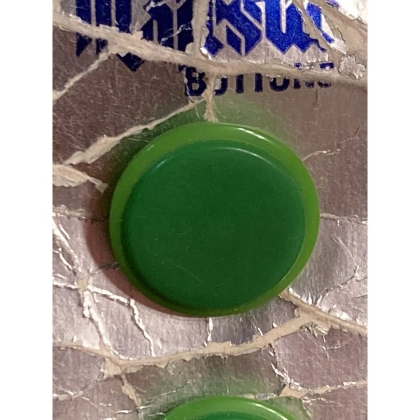 VTG Majestic Plastic Buttons 2 Tone Fresh Green RetroSelf Shank