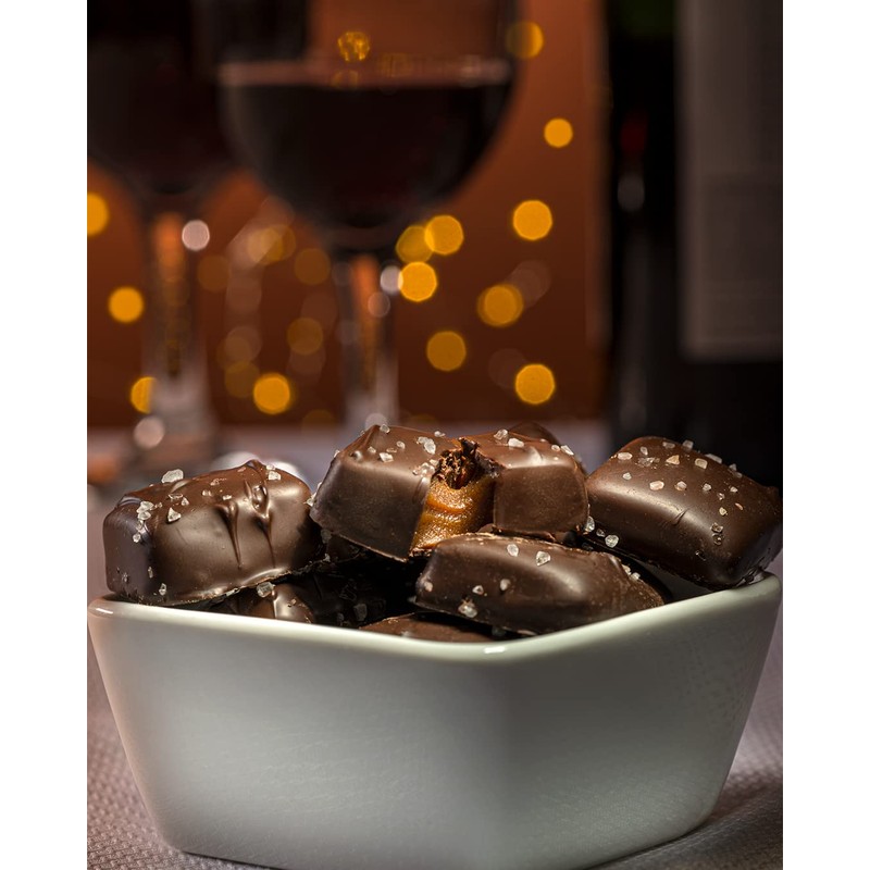 Sanders Dark Chocolate Sea Salt Caramels (32 oz Tub) –