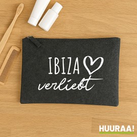 Huuraa Kulturbeutel Ibiza verliebt Geschenk 1 Liter Charcoal Filz Ibiza Geschenkidee
