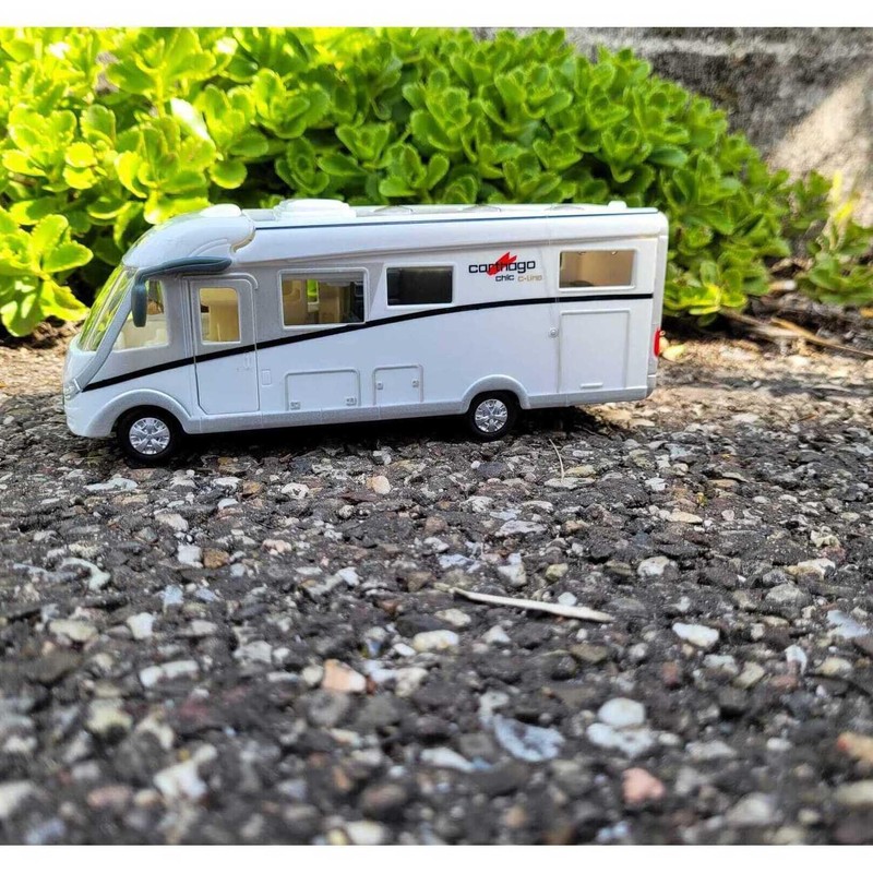 VanManen Die Cast Pull Back Carthago Camper