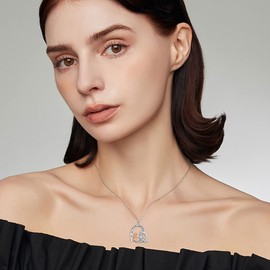 CUPENDA Wolf Necklace Sterling Silver Wolf with Girl Heart Pendant Necklace Animal Wolf Jewellery Valentine's Day Gift for Women Girlfriend