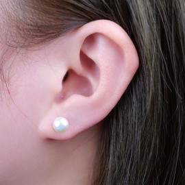 TitanHeart F136 Pure Ttitanium Hypoallergenic White Freshwater Cultured Pearl Stud Earrings for Women Girls (7mm)