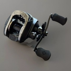 13 Fishing NEW 13 Fishing Origin O1 Baitcast Fishing Reel - Black (OBO173RH)