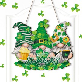 Queekay St. Patrick's Day Door Wreaths for Front Door Gnome Wooden Hanging Sign Gnome Wreath Signs Luck Shamrock Green Welcome Hanger Decoration for St Patrick's Day Wall Rustic Farmhouse Porch