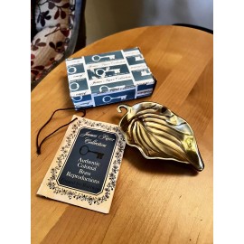 Baldwin Antique Brass Apen Leaf Tray #7045