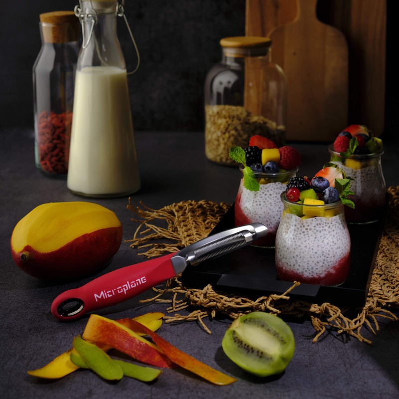 Microplane professional peeler