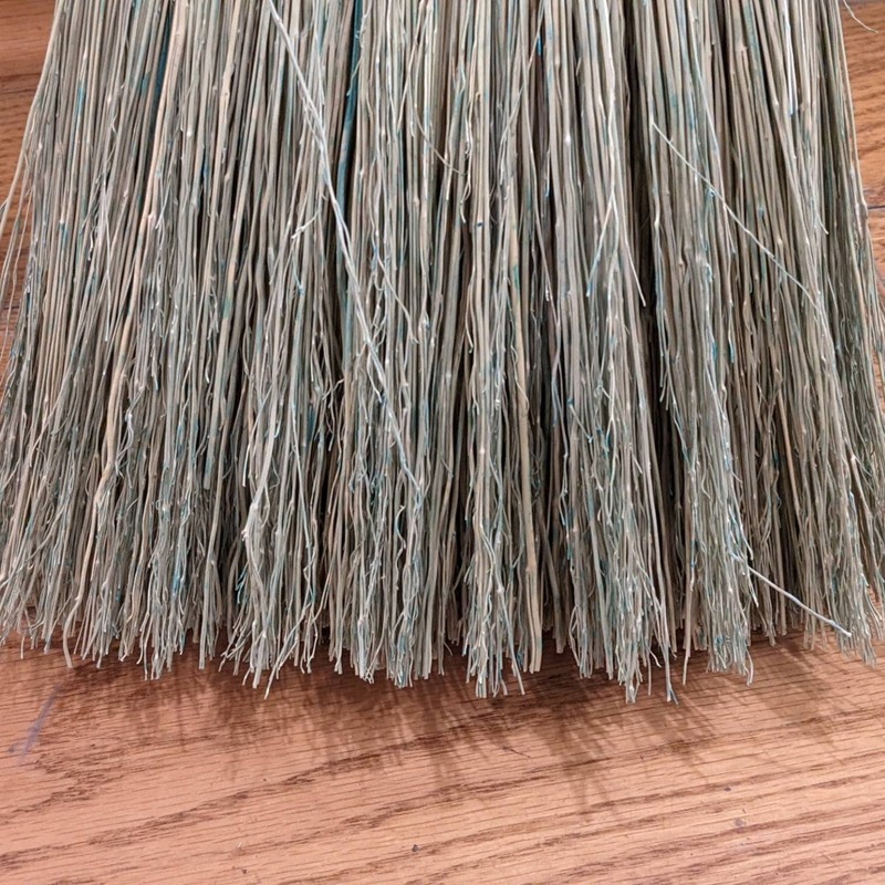 Lehman's Amish Made Barn Broom, Handmade of Corn Straw, Short