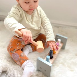 Bigjigs Toys FSC® Certified Wooden Hammer Bench - Sustainable 7 Piece Wooden Hammer Toy, Quality Wooden Hammer Toys for 1 year old, Eco-Friendly Pounding Toy