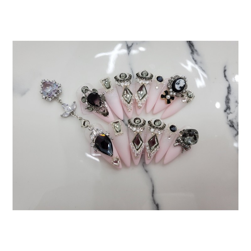 Black+Pink Handmade nail tips ✨ - Short straight nose pin