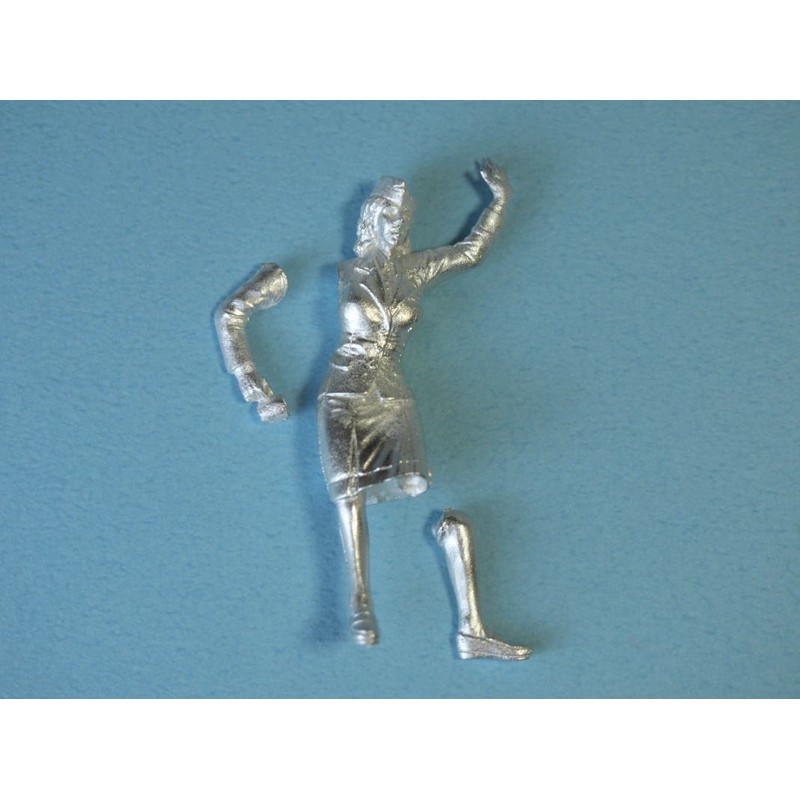 オーロラモデル 1/35ミリタリーフィギュア WWII ドイツSS補助婦 ガレージキット ML55