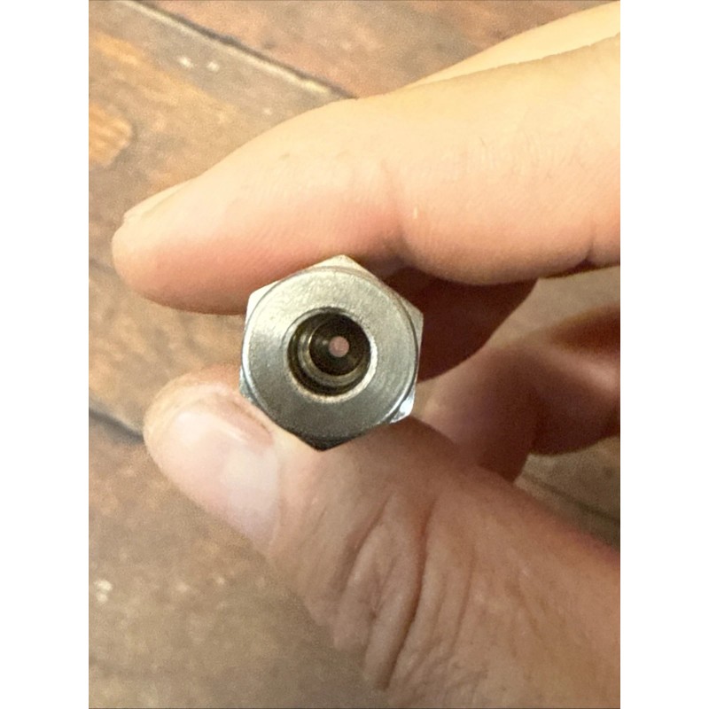 Swagelok SS-400-R-2 1/4 - 1/8" Stainless Steel Fitting Reducer Free