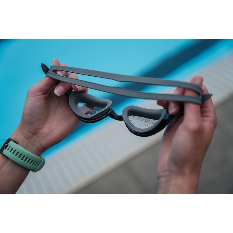 ZONE3 Attack Swim Goggles For Open Water And Pool Swimming-Photochromatic
