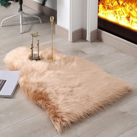 JXLOULAN Faux Lambskin Sheepskin Rug, Light Brown, 60 x 90 cm, Soft Fluffy Rug, Living Room Decoration, Longhair Fur, Imitation Lambskin Carpet for Chairs, Sofa, Bedroom, Children's Room