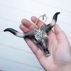 Needzo Longhorn Skull Ornament, Hanging Western Steer Decoration, 3.75x6 Inches