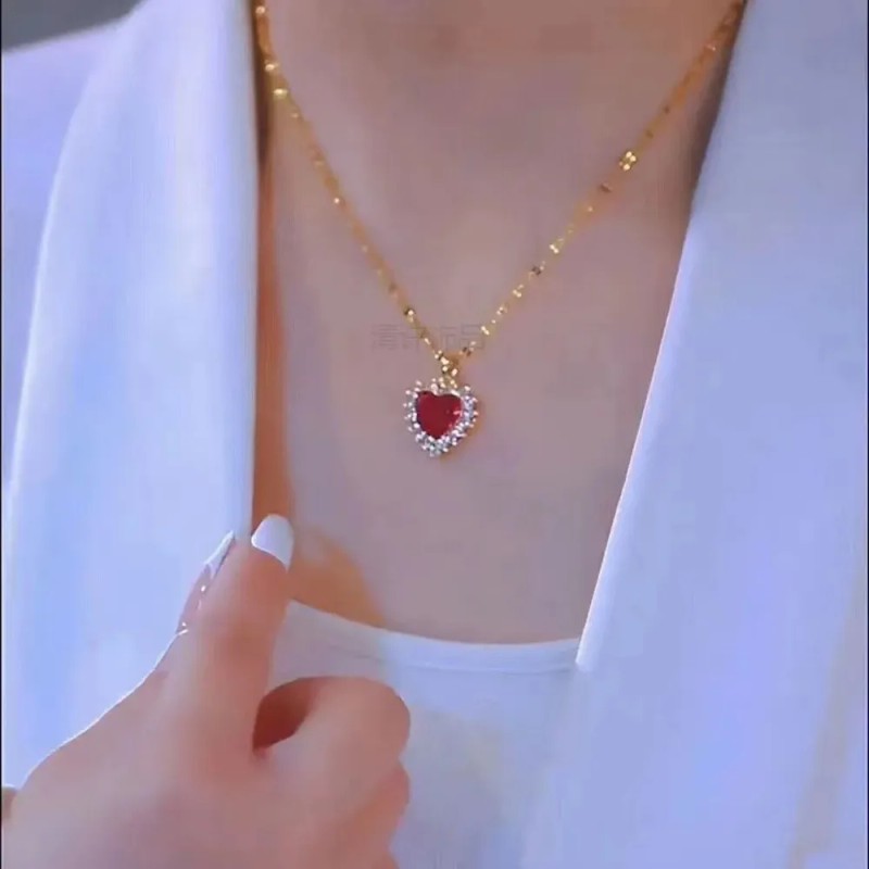 Collar En Forma De Corazón Con Relieve Rojo Moonberry De