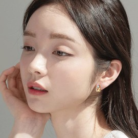 Deelfel Women's Sapphire, Cute, Silver, Gold, Pearl, Cat Earrings, Zirconia, Cat Stud Earrings, Sparkle, 925 Silver, Hypoallergenic, Friends, Birthday, Anniversary, Christmas Gift, Fashion Accessory,