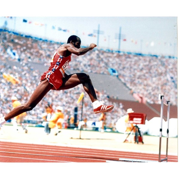 EDWIN MOSES MENS OLYMPIC TRACK & FIELD 8X10 HIGH GLOSSY SPORTS ACTION PHOTO (O)