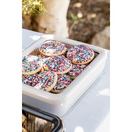 Fancy Panz - White Classic Aluminum Foil Pan Carrier with Lid - Elevated Food Serving Tray - Portable Casserole Carrier with Lid - Made in The USA Hosting Essentials