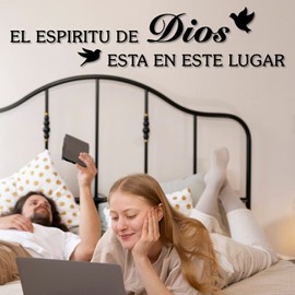 Bible Verses Wall Stickers El Espiritu De Dios Esta En Este Lugar Christian Wall Sticker Vinyl Home Decor Inspirational Wall Stickers for Living Room Bedroom 36x7.8 Inch