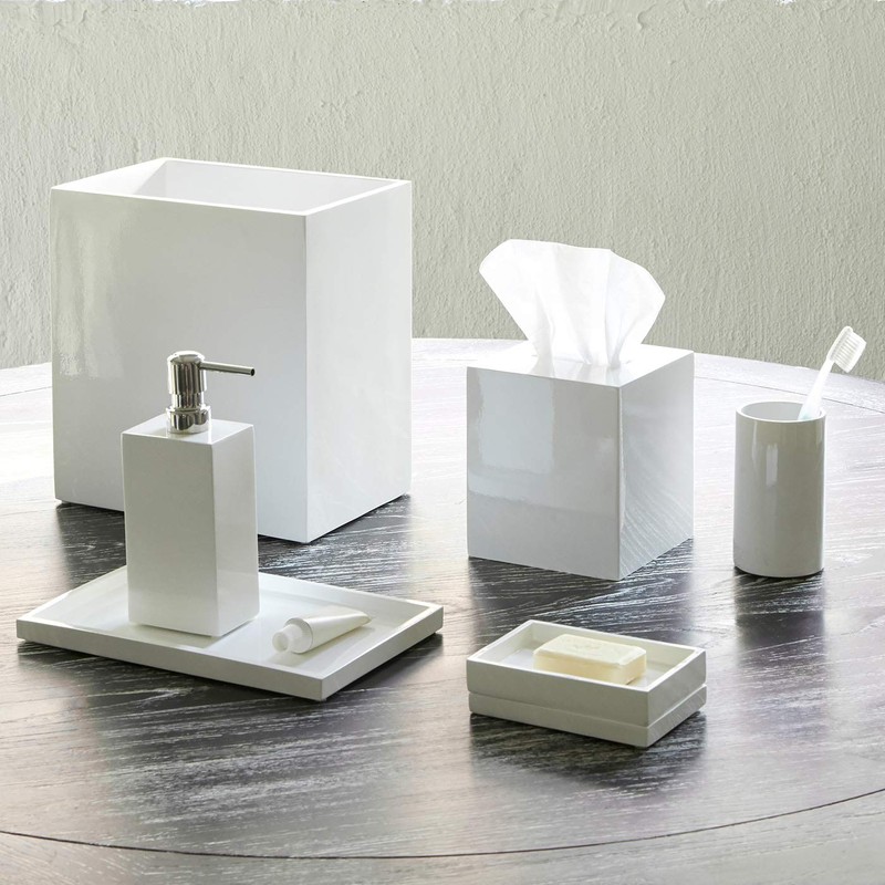 Lacquer Bath Wastebasket