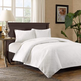 Madison Park Corrine King/Cal King Size Quilt Bedding Set - White, Patterned Texture – 3 Piece Bedding Quilt Coverlets – Ultra Soft Microfiber Bed Quilts Quilted Coverlet