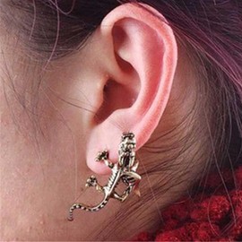Aneneiceera Vintage Dragon Bite Earrings Gold Dragon Earrings Cute Animal Earrings Punk Bite Stud Earrings Jewellery for Women and Girls, Zinc