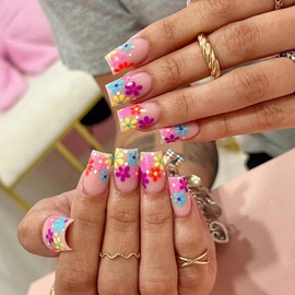 Colorful Flower Press on Nails Short Square Fake Nails Nude Pink False with Daisy Floral Designs Summer Stick on Nails Glossy Acrylic Glue on Nails Reusable Artificial Nails for Women Manicure 24Pcs