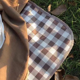 LRUUIDDE Oversize Picnic Beach Blanket, 80''x60'' Outdoor Waterproof Foldable Sandproof Blankets Plaid Picnic Mat for Beach Camping on Grass Picnic Blankets (Brown, 80x60in)