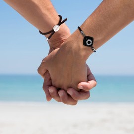 Long Distance Touch Bracelets Jewelry Set of 2, Remote Smart Connection Love Bracelet, People Around You Closer Than Ever, No Matter Where They Are/Send SOS SMS, Relationship Bracelets for Couples Lovers Family Friends Festivals Valentine's Day Gifts Black