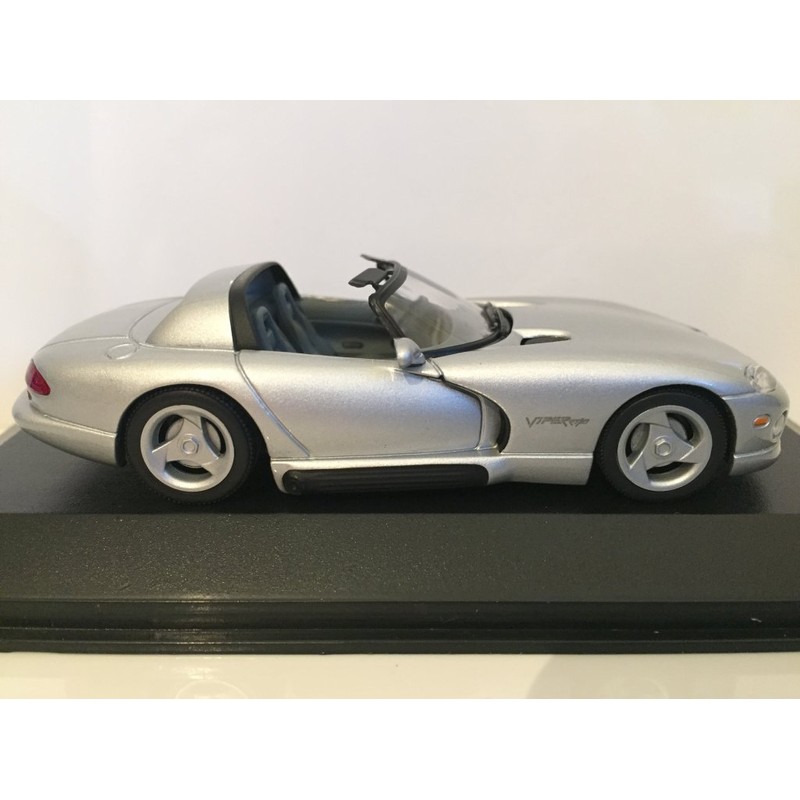 MINICHAMPS 430144034 - Dodge Viper Cabriolet, Maßstab: 1:43, Silber