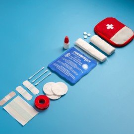 Relaxdays Kühlpads, 8er Set, Kalt-Warm-Kompressen, 11 x 11 cm, Erste Hilfe, Wiederverwendbare Gelkühlkompressen, blau