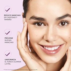ésika - Sérum Facial Aclarant Triple Acción Max 28 ml, Suero Aclarante, Reduce y Previene Manchas, Uniformiza el Tono e Ilumina la Piel, con...       