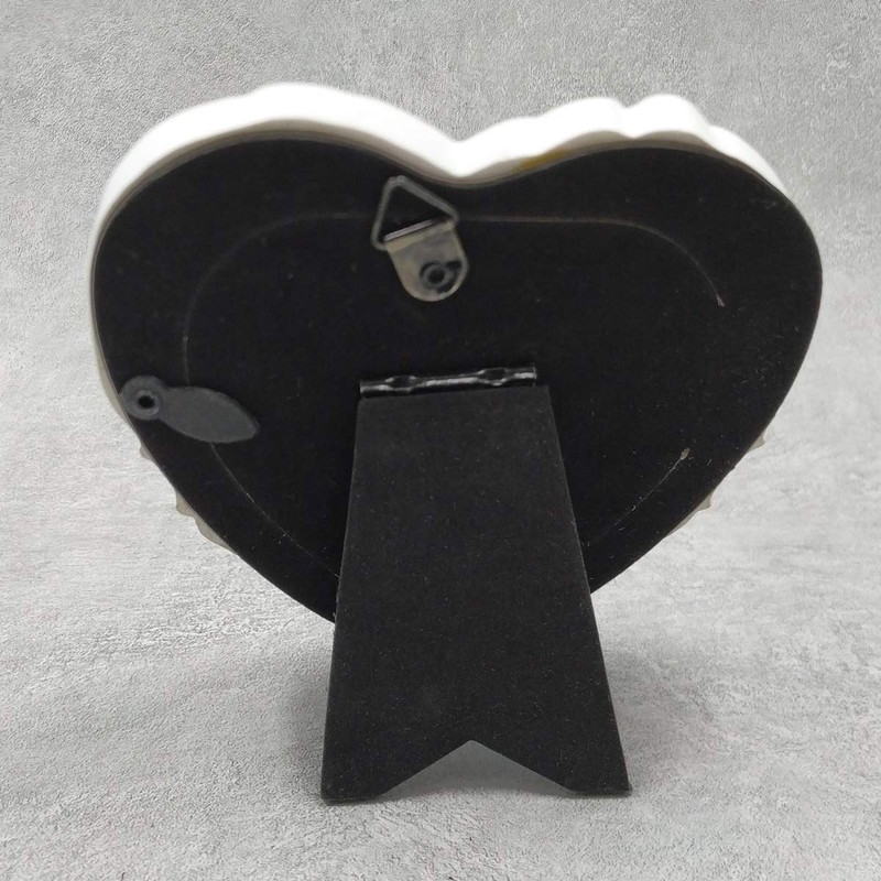 ZXT-parts 3x3 Picture Frame Heart White & Silver Edge Frame.
