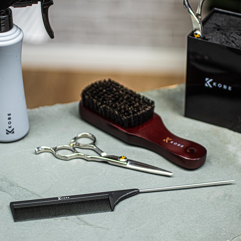 Kobe Professional Carbon Fibre Metal Tail Comb, Fine Teeth Lightweight,
