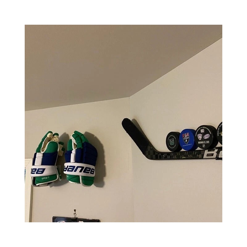 Single Hockey Glove Wall Display Holder