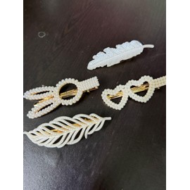 Hair Accessories- Set Of 4 Metal Finish Combo Hair Clips For Women Barrettes Available In Different Shapes- Random Designs. Color- Golden