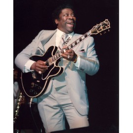 B.B. King Photo Lucille Guitar Rock N Roll Blues Music Musician Concert Photos 8x10
