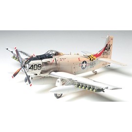Tamiya 1/48 A1H Skyraider USN, TAM61058