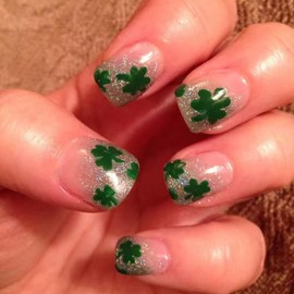 Glitter St. Patrick's Day Nails Short Short Square Fake Nails With Four-Leaf Clover Designs French Glossy Sparkly Cute Shamrock Press ons Glue on Nails False Nails Artificial Nails Stick on for Women