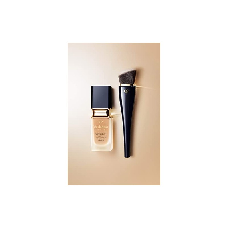 Clé de Peau Beauté, High Coverage Foundation Brush